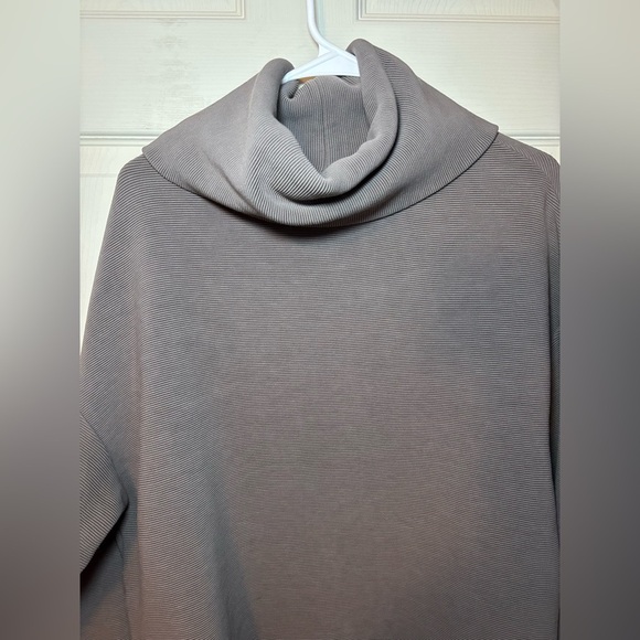 Varley Milton Sweater - Picture 15 of 15